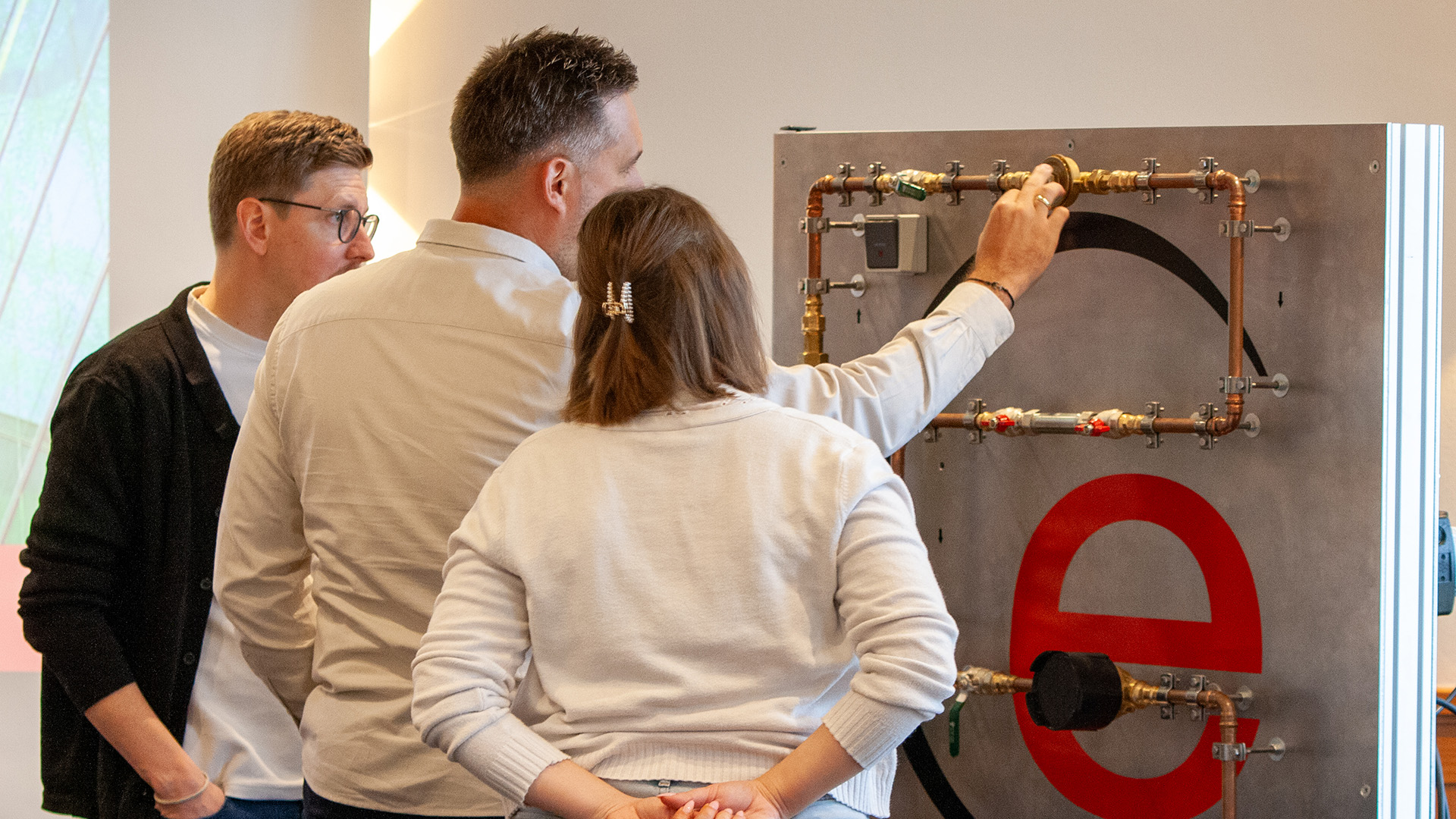 Mit dabei: Die Engelmann Montagewand für Hands-On Aktionen.